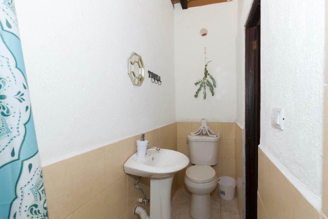 Tamarindo Guest House, Near Arco Santa Catarina Antigua Bagian luar foto